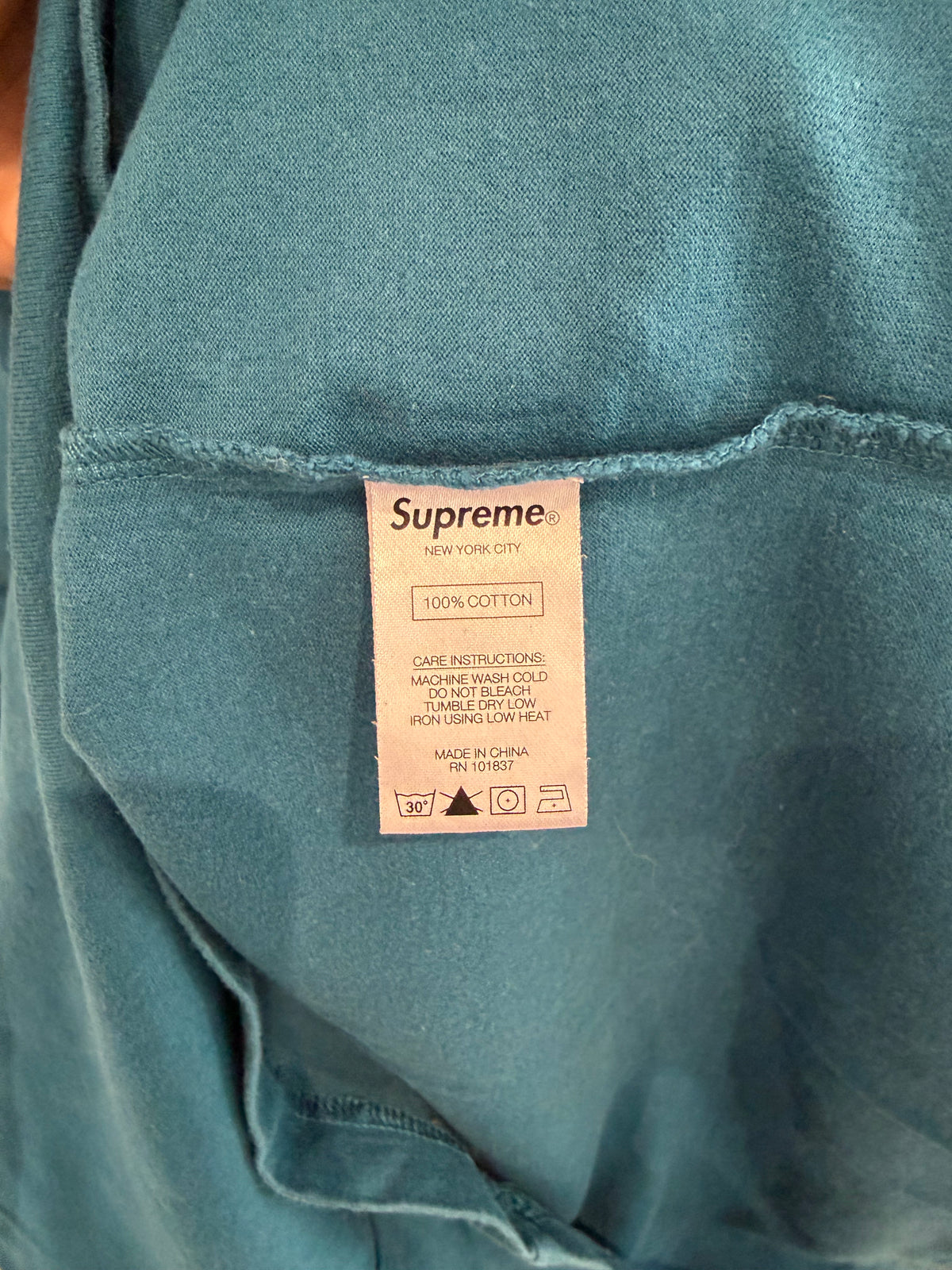 T-shirt Suprême