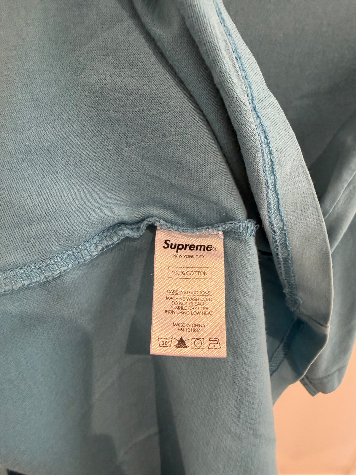 T-shirt Suprême
