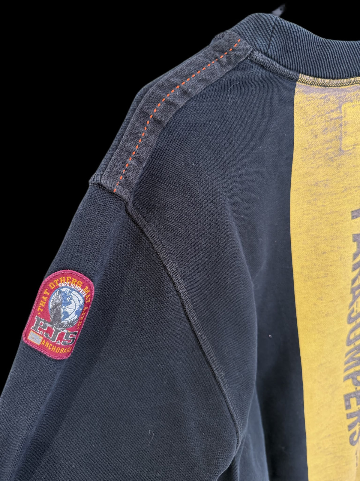 pull Parajumpers
